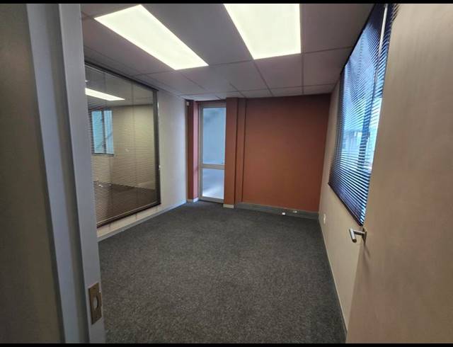 BUSINESS PROPERTY TO RENT IN FAERIE GLEN